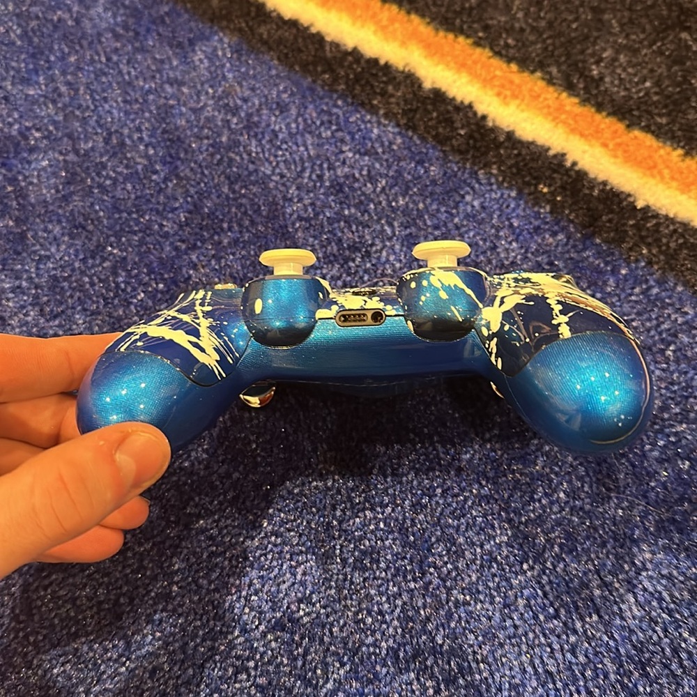 Used custom ps4 controller - Picture 6 of 6